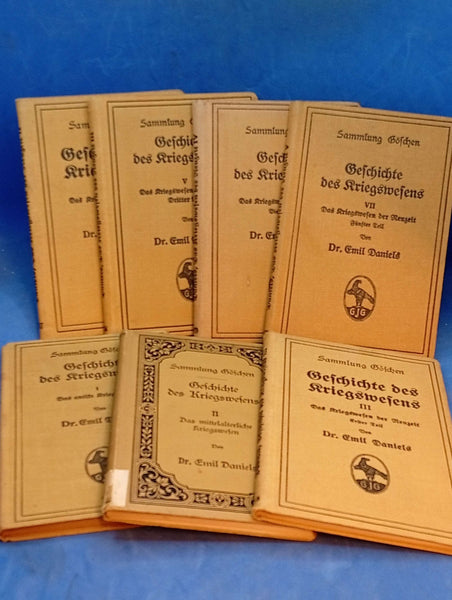 Komplette Reihe " Geschichte des Kriegswesen" Kriege der Neuzeit und Altertum. Das insgesamt siebenbändige Werk bietet einen umfassenden Überblick über die Kriegsführung von der Antike bis zur frühen Neuzeit.