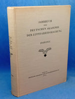 Jahrbuch 1940/1941 der Deutschen Akademie für Luftfahrtforschung, u.a. mit folgenden Themen: Störungen im Funkbetrieb/ Erwärmung von Maschinengewehrläufen u.a. Themen.