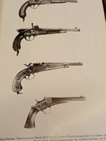 Militaria Austriaca. Nr.5: Jahrgangsabzeichen Theres. Militärakademie/Werndl-Gasser Pistole/Helm kgl .lombar. Leibgarde/Säbeltaschen k.k. Husaren