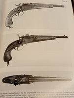 Militaria Austriaca. Nr.5: Jahrgangsabzeichen Theres. Militärakademie/Werndl-Gasser Pistole/Helm kgl .lombar. Leibgarde/Säbeltaschen k.k. Husaren