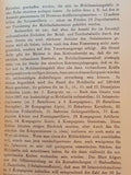Konvolut von 11 Beiheften (kompl. Jahresband) der Internationale Revue über die gesamten Armeen und Flotten des Jahres 19011 in einem Band gebunden. Aus dem Inhalt: Landesverteidigung Holland/Deut. Kaisermanöver/Russisch-Jap. Krieg und weitere Aufsätze.